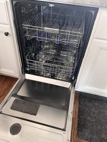 after of same reviewer's dishwasher without stains