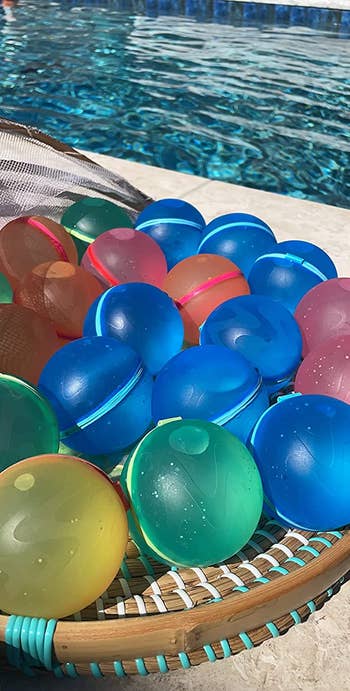 A reviewer's set of 20 balloons by a pool