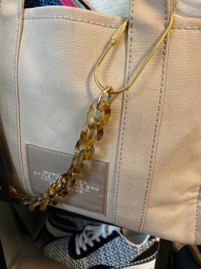32 Best Pickpocket Proof Bags & Purses Of 2025