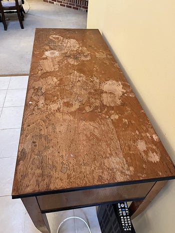 Reviewer's table before using wood conditioner
