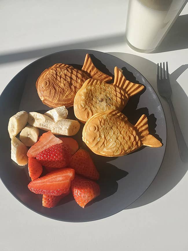 the taiyaki on a plate