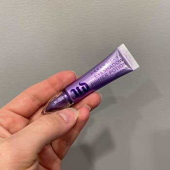 reviewer holding conduit  of primer