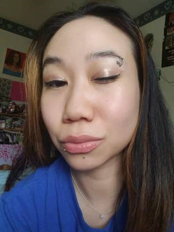 reviewer wearing the rose gold retro style eyeshadow