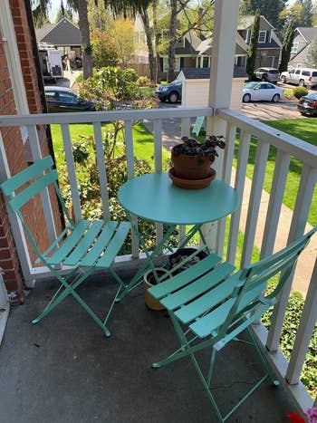 reviewer's mint green patio set