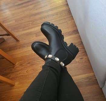 Reviewer pic of the same boots in black