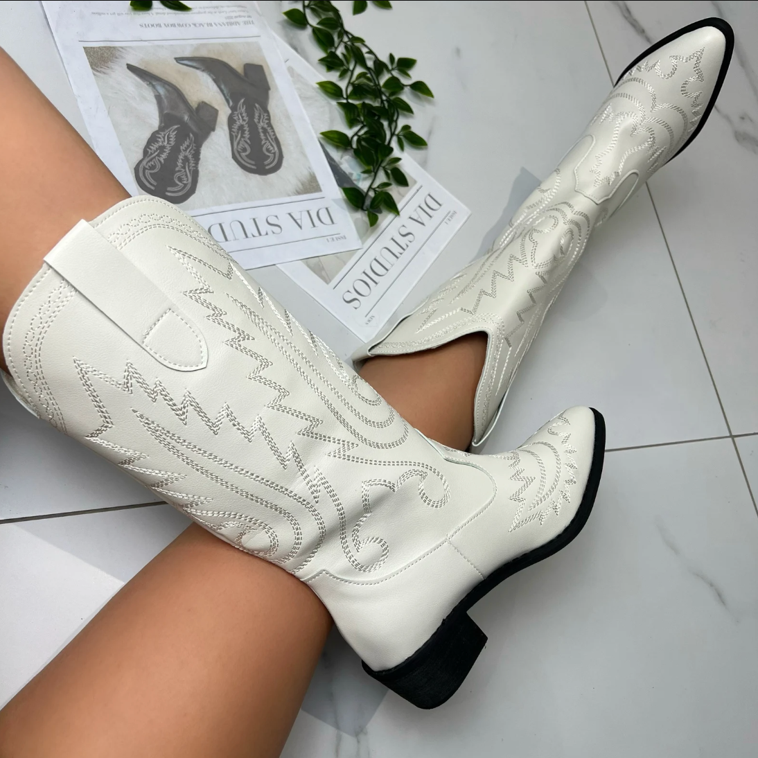 How to Wear White Cowboy Boots - Straight A Style