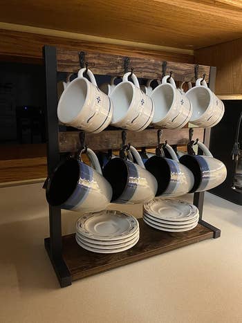 reviewer photo of mug holder on counter