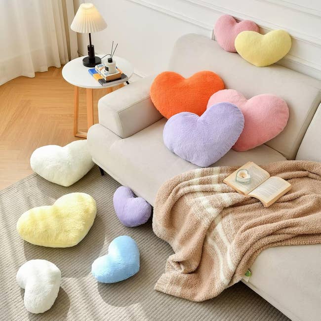 31 Must-Have Essentials For Cozy Reality TV Weekends