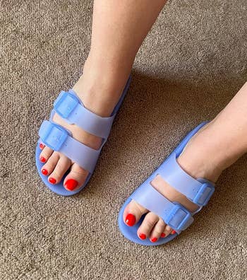 another reviewer in light blue sandals