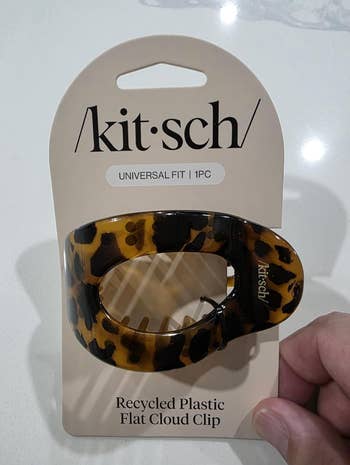 Hair clip connected  packaging labeled 