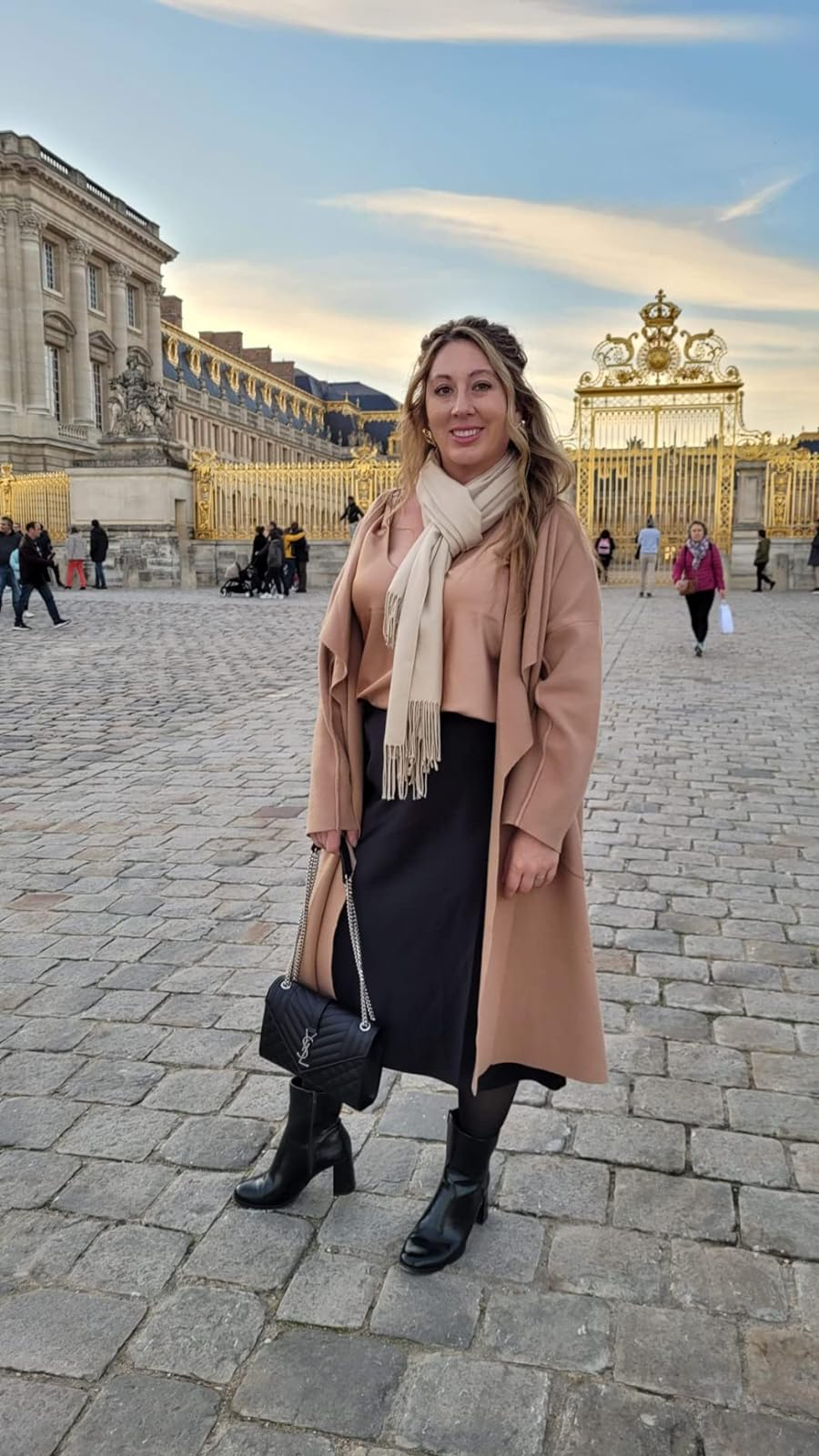 reviewer wearing the skirt in black