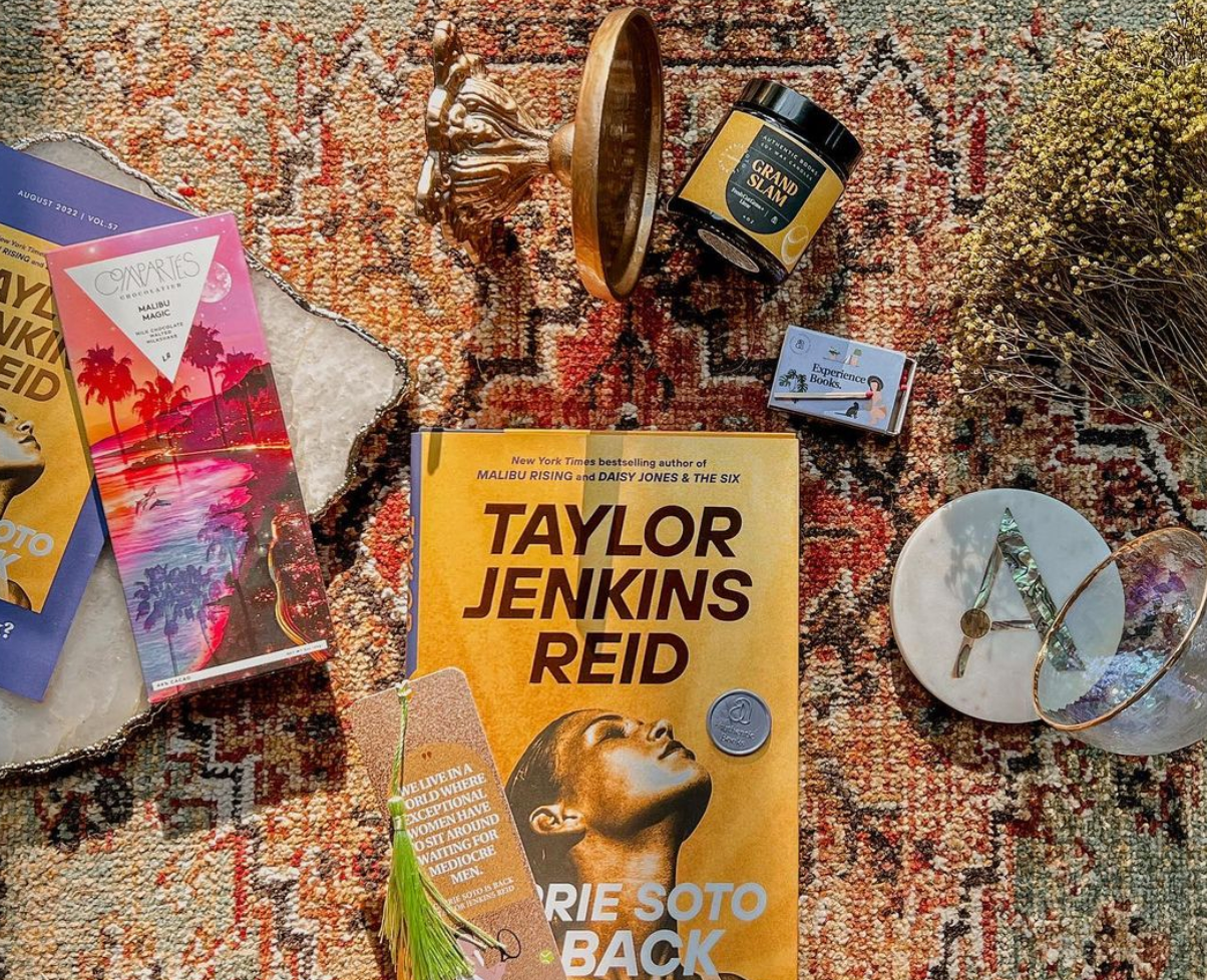 15 Gifts From Black-Owned Businesses For Book Lovers