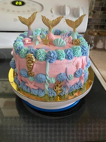 a reviewers gorgeous mermaid themed cake