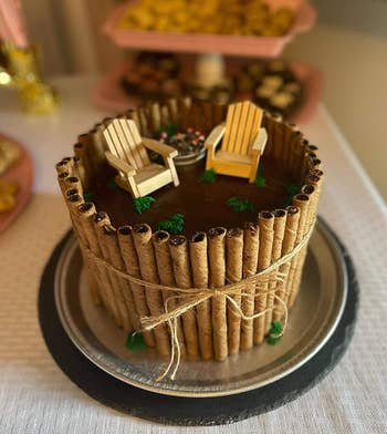 reviewer cake with outdoor chair decor