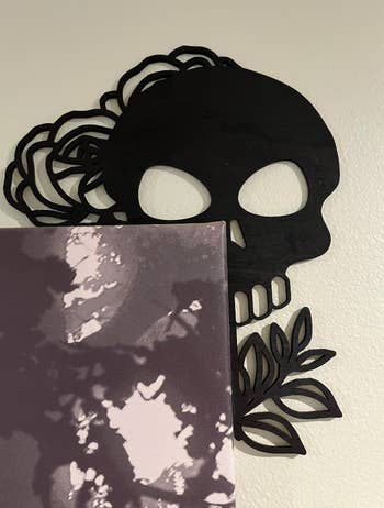 The corner sign in a skull design on the edge of a picture