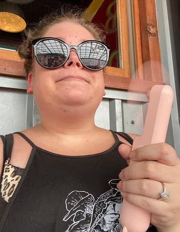 Reviewer using the mini fan