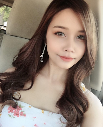 a reviewer wearing the primer 