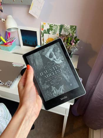 reviewer image of the kindle