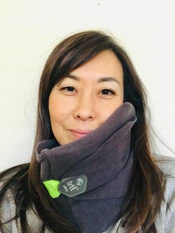 another reviewer wearing the pillow