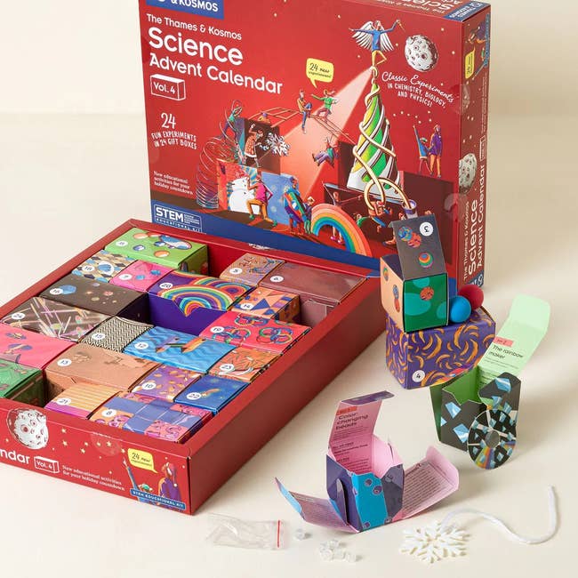 Science Advent Calendar with 24 experiments; unfastened  compartments amusement   colorful boxes and DIY projects