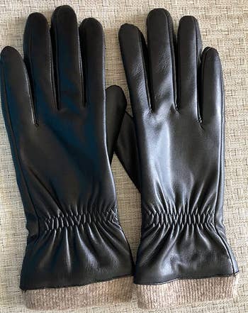 reviewer photo of the gloves in black