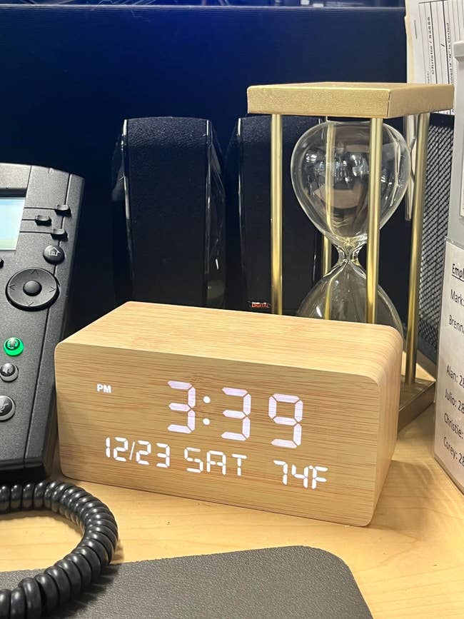 Alarm timepiece  connected  a desk