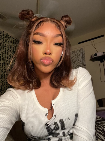 another reviewer selfie wearing loose powder