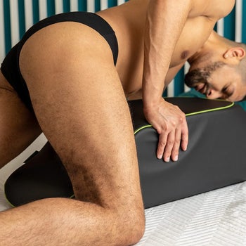 Model demonstrating pillow