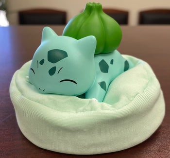 a closer view of the Bulbasaur desk buddy