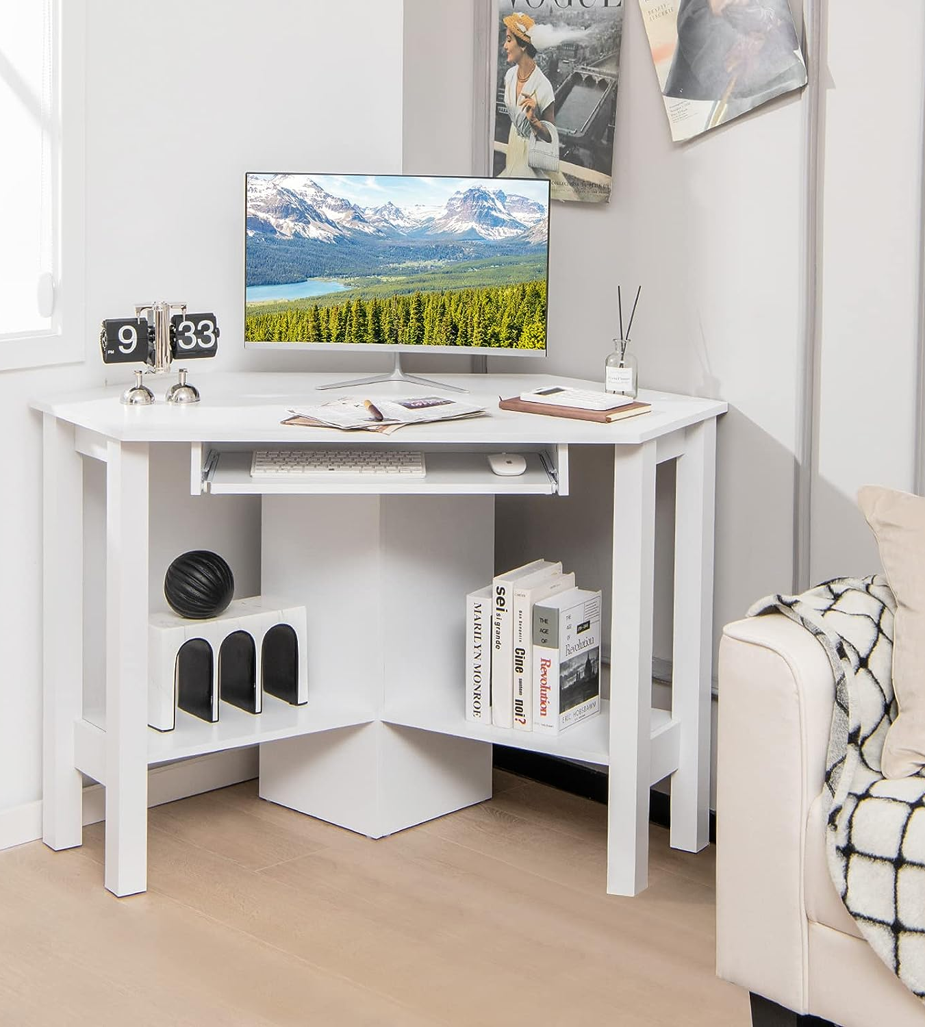 20 Top Picks of Small Desks for Your Bedroom