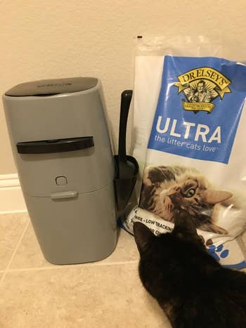 A reviewer photo of the bag of litter