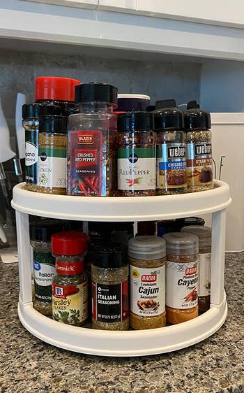 a reviewer uses the rack for spices