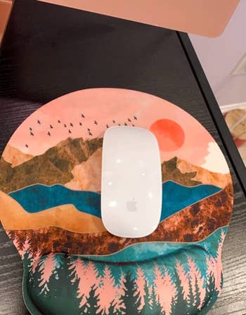 reviewer photo of mouse pad with wrist support, colorblock sunset design