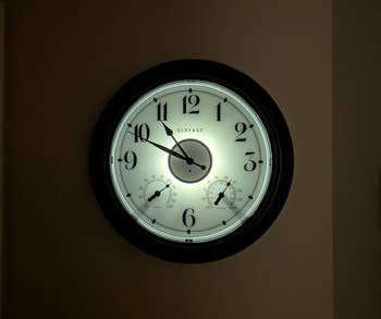 10 with further upwind gauges beneath the timepiece face