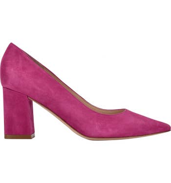 profile view of the pink pump