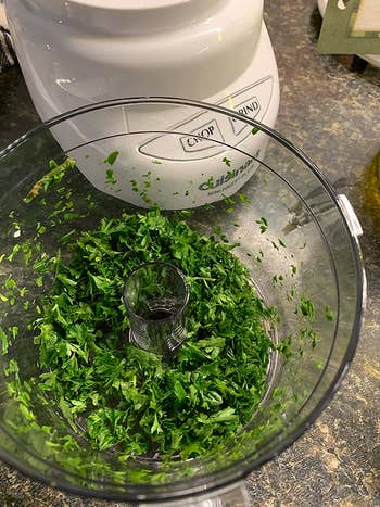 reviewer image of the processor showing how it chopped parsley