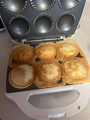 same reviewer's pie cooker with pies baked