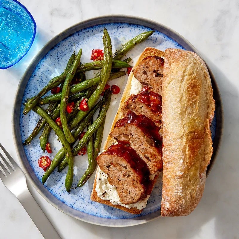 meatloaf sandwiches with green beans