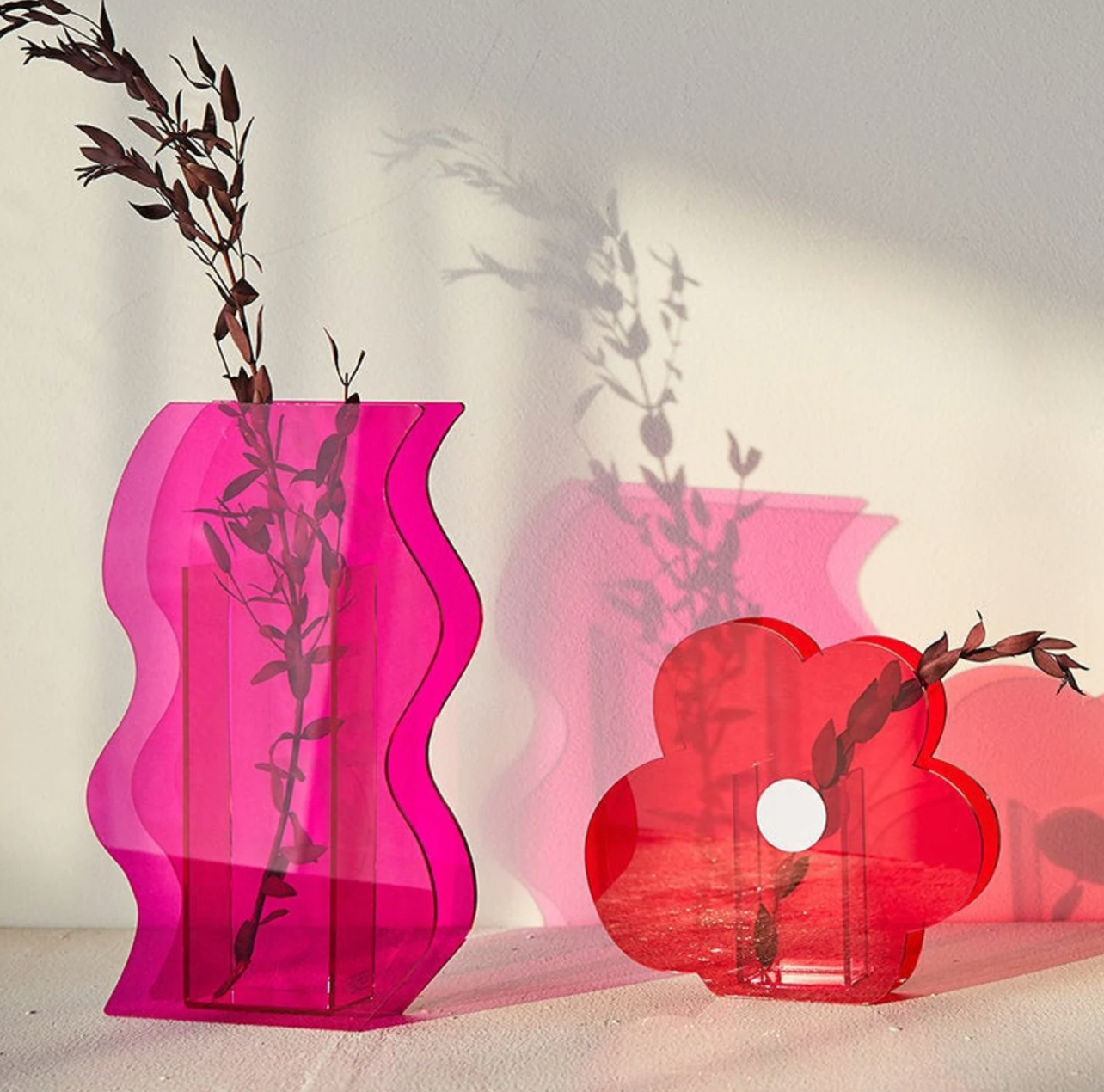 pink wave vase and red flower vase