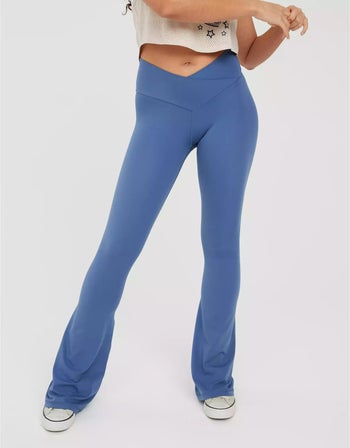 model wearing the blue leggings with sneakers