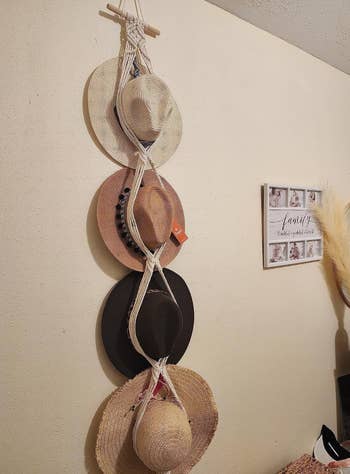 Four hat model of the macrame hanger associated to a wall 