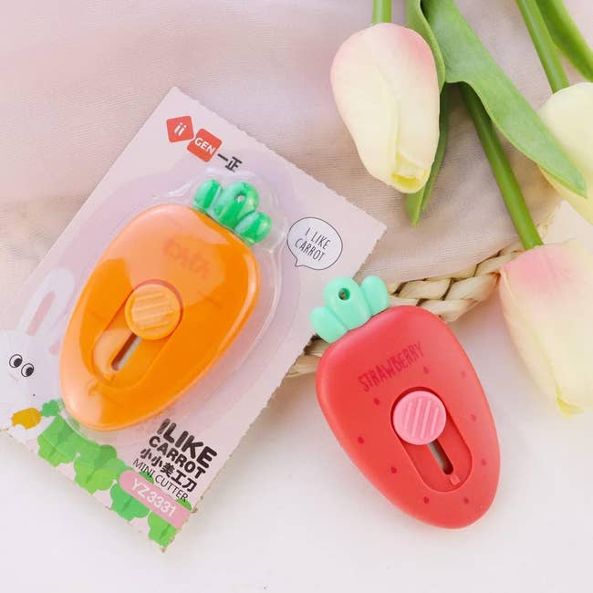 Carrot and strawberry-themed information cutters