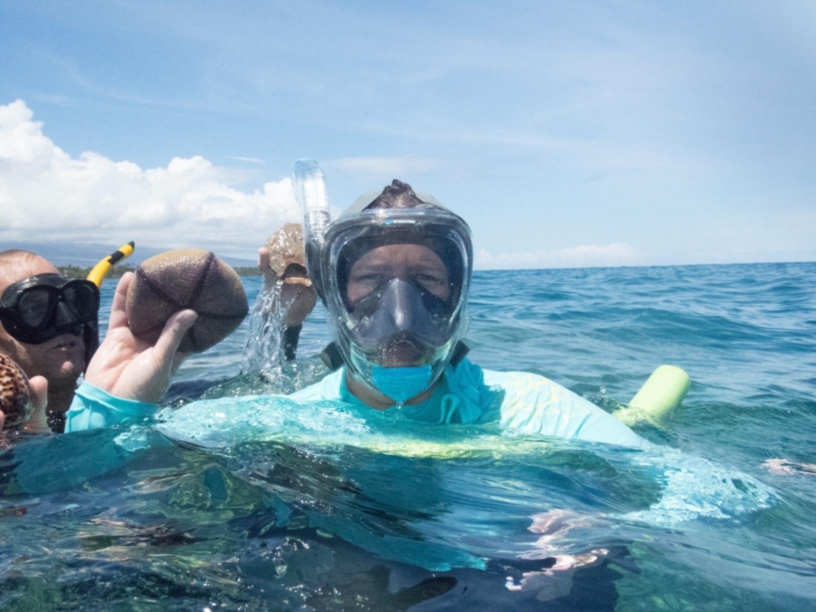 Reviewer is wearing the snorkel mask in the ocean