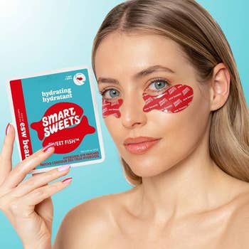A idiosyncratic applies under-eye hydrating patches labeled