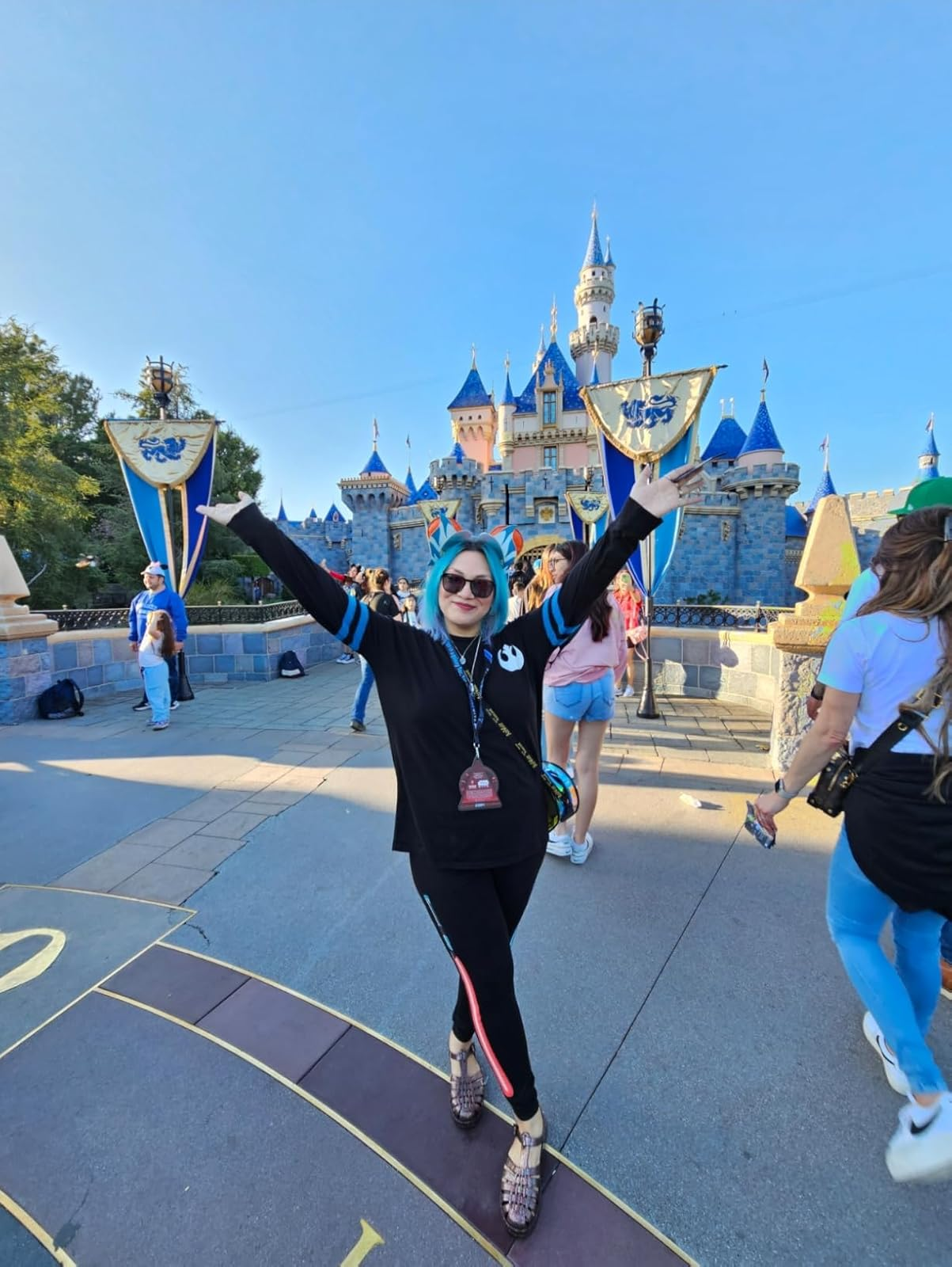 reviewer wearing the jellies astatine  an amusement park