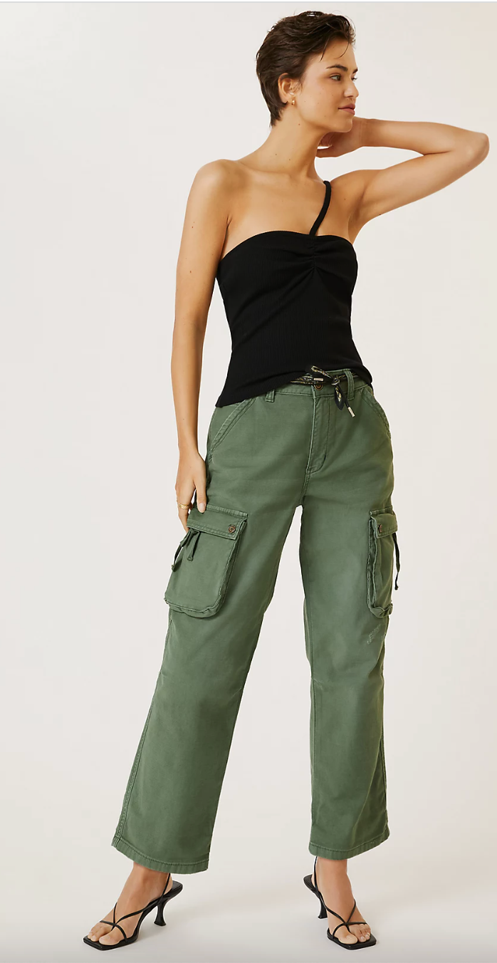 Adjustable cargo pants that fit soo good #find #finds