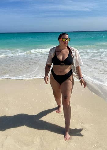 reviewer walking in the black bottoms