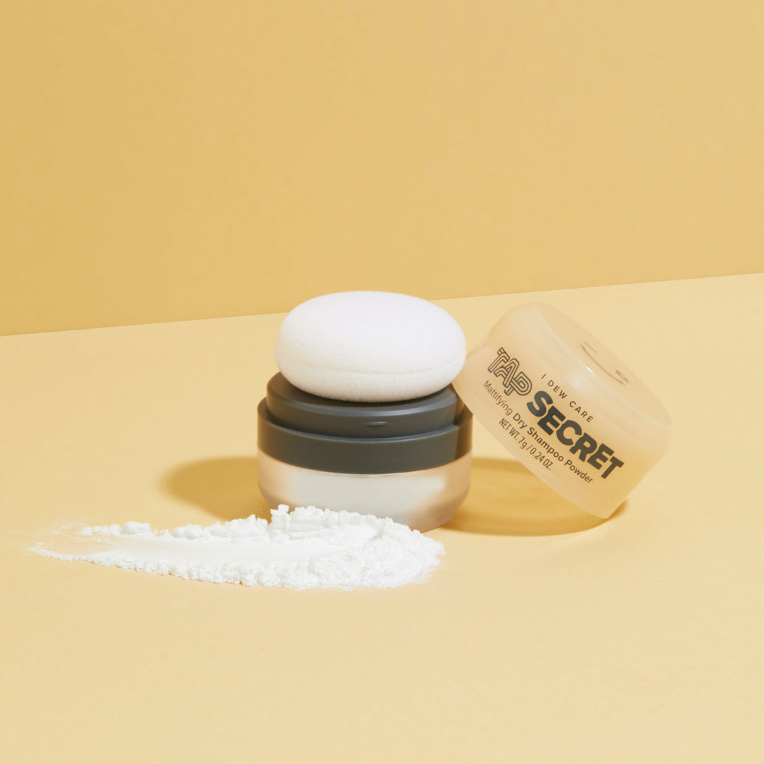 the powder container and poof applicator