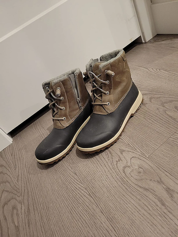 reviewer image of the boots in brown and black
