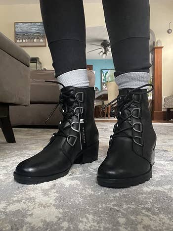 Reviewer wearing the boots in black